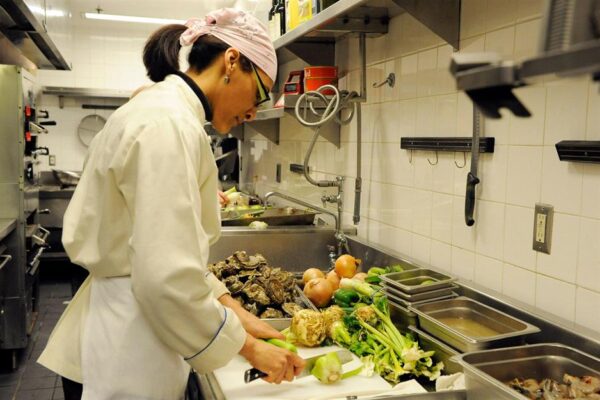 acf00ceb 3422 41f0 8e24 9b2d093454f0 influentialchefs carlahall alamy